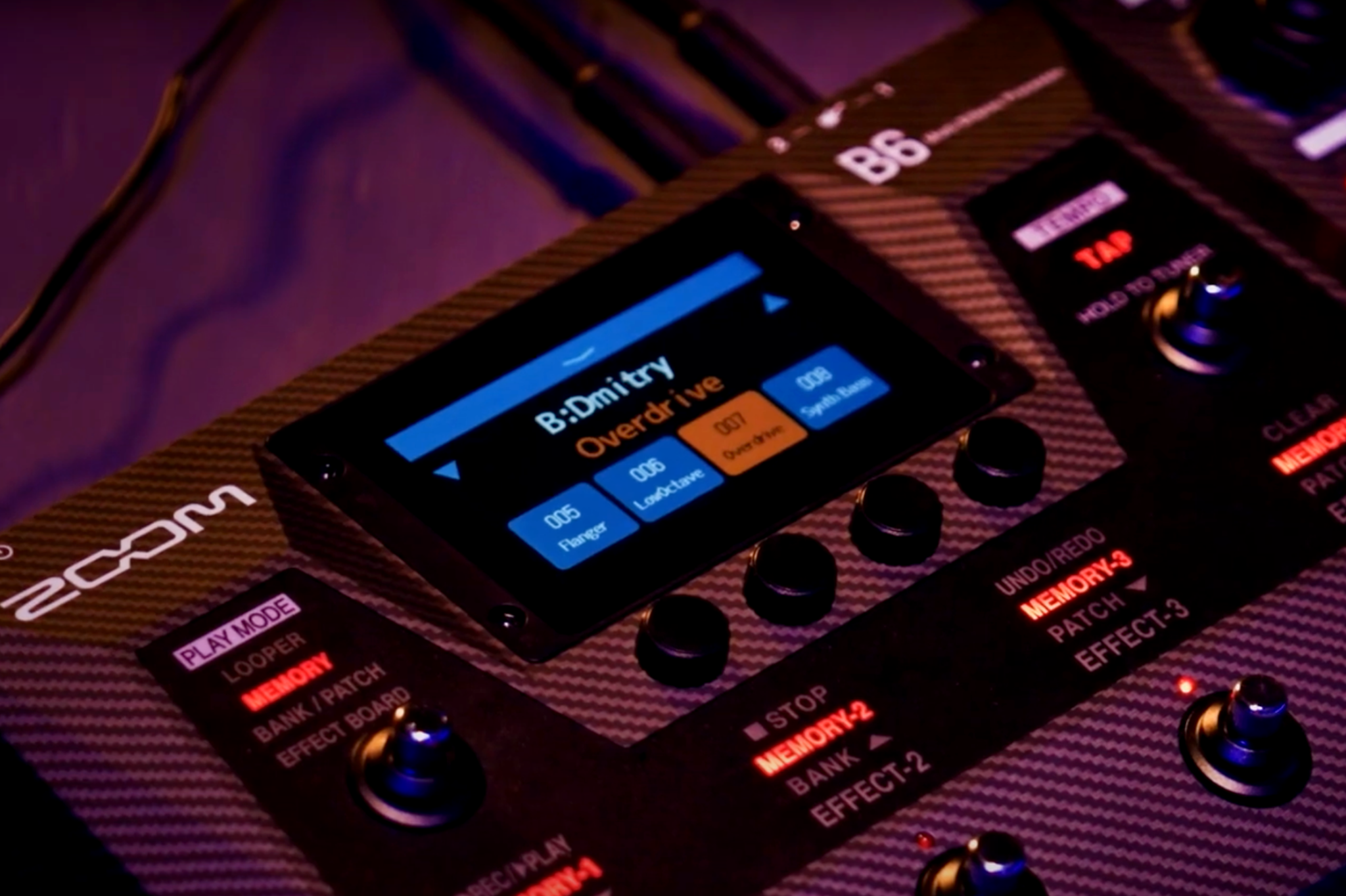 Zoom B6, la primera pedalera táctil para bajistas y adaptada para